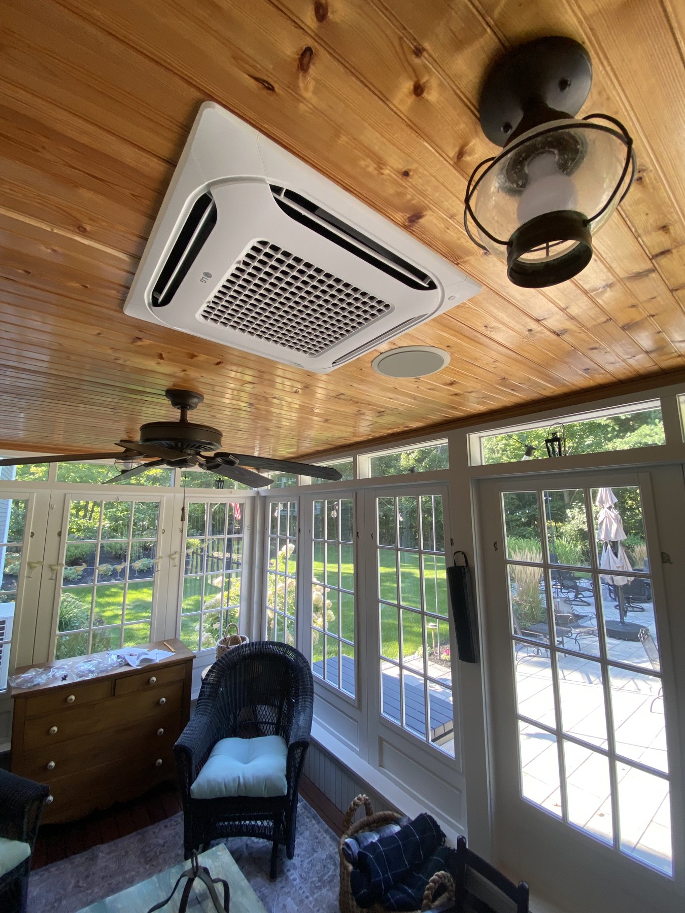 Ceiling-Cassette in a Sunroom
